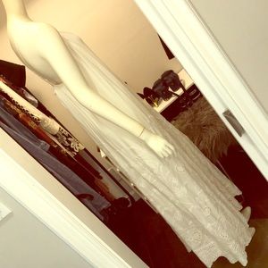 White embroidered maxi dress S